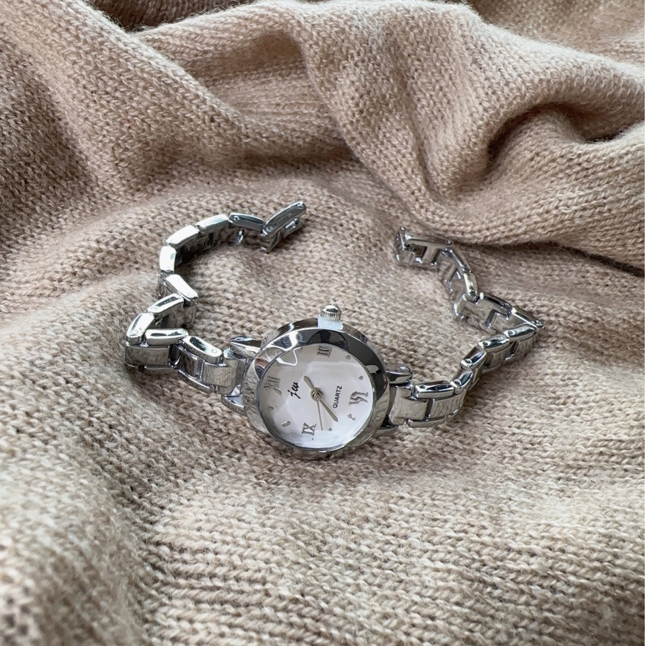 Women's minimalist and compact - Luxury Watch Ladies avis et prix